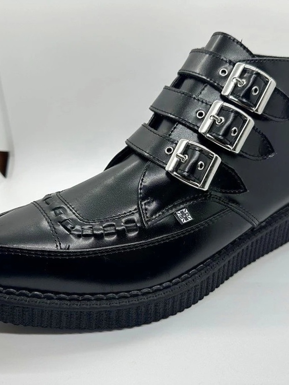 LEFT SHOE T.U.K. Black Leather Pointed 3-Buckle Creeper Boot. US 11